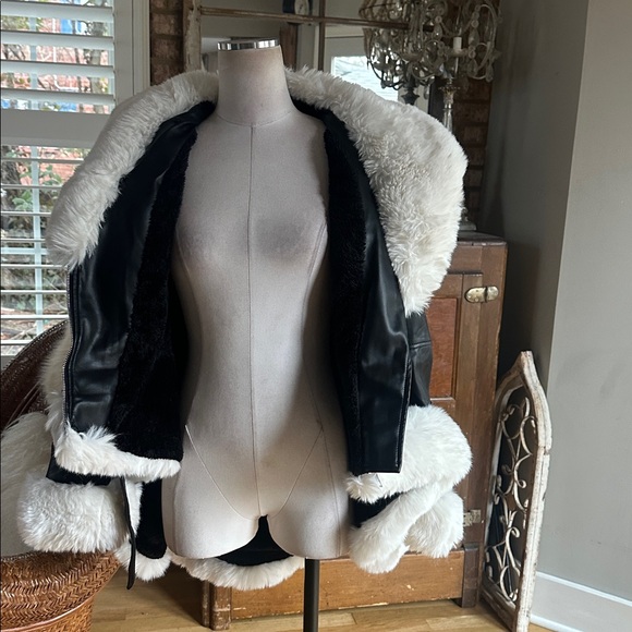 AKIRA BABY IT'S COLD OUTSIDE FUR TRIM MOTO HI LOW BELT MEDIUM EXCELLENT - Picture 8 of 10